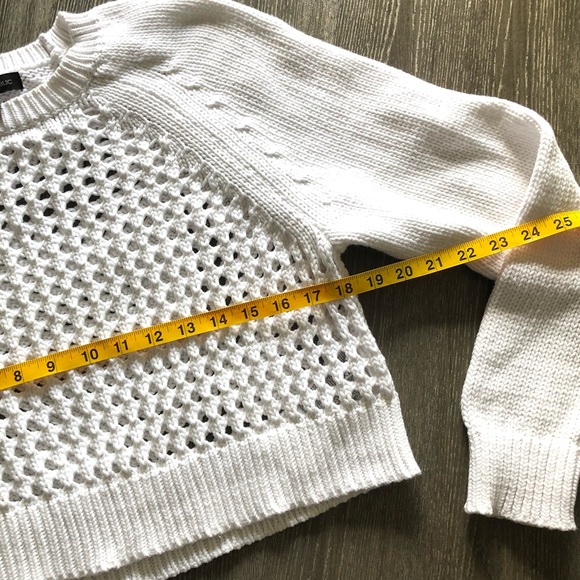 REDUCED!! ⬇️ ✂️Banana Republic Cropped Open Knit sweater - Picture 5 of 6